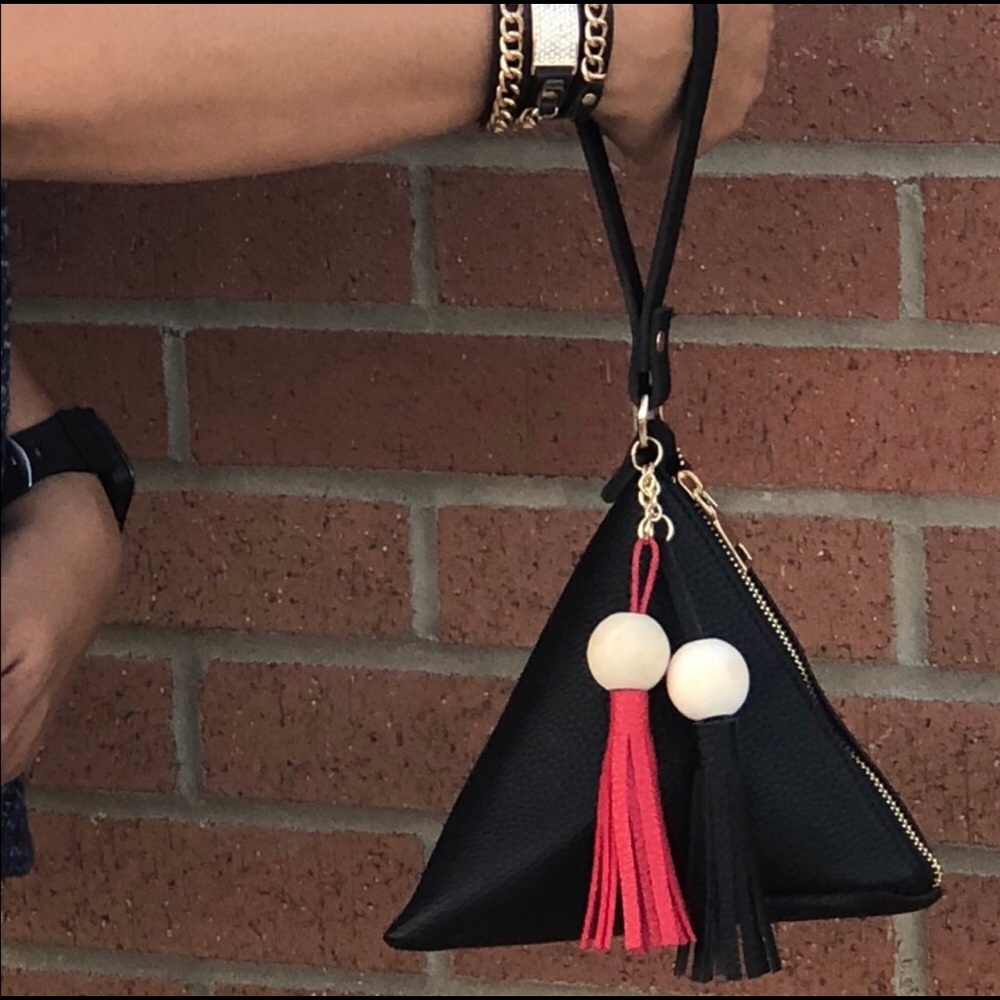 Black Pyramid  Wristlet Mini Bag New - Picture 3 of 6